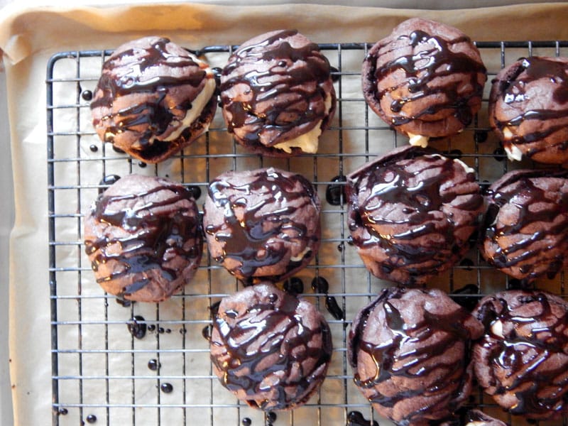 cream-puffs-on-tray